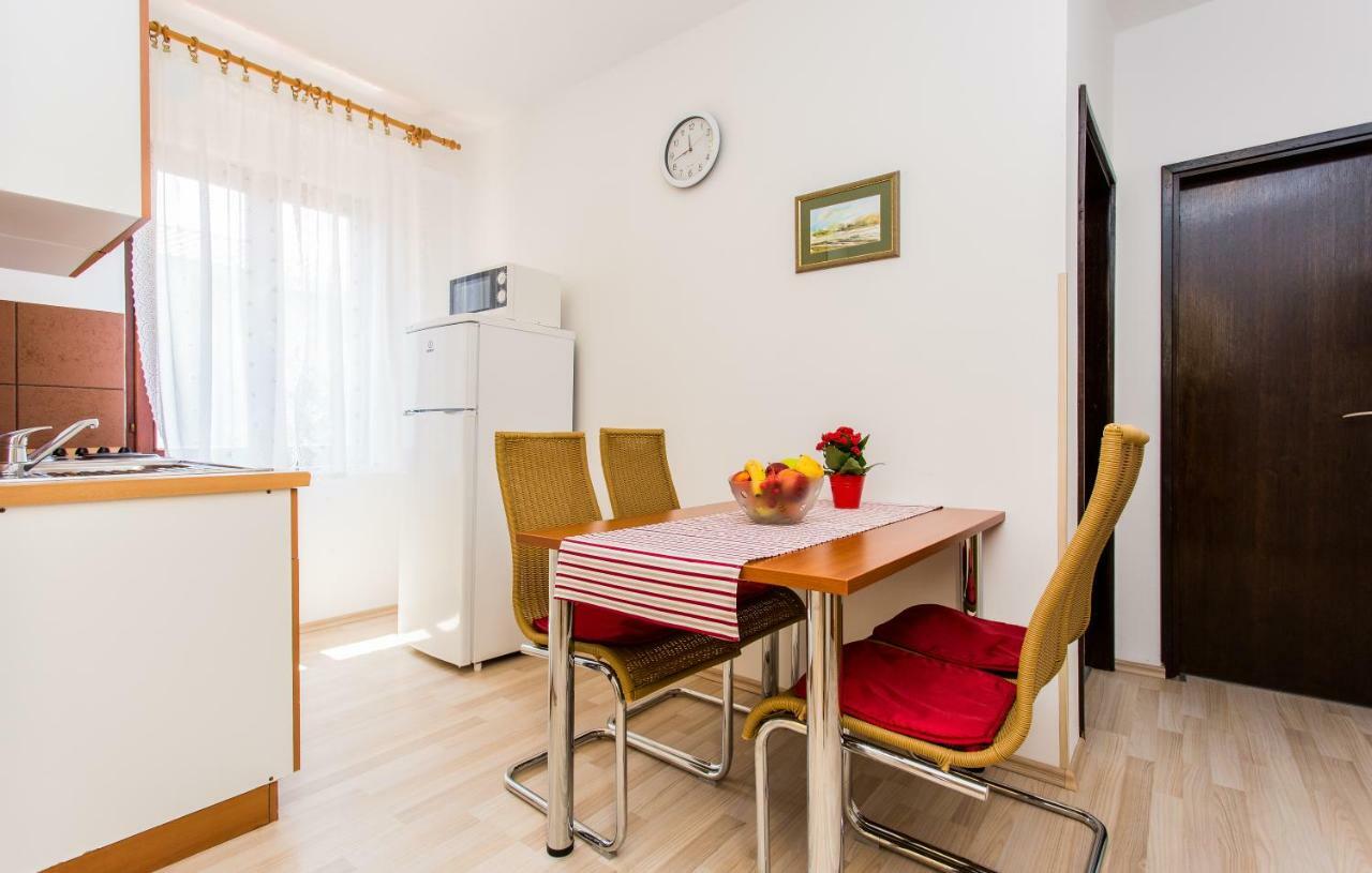 Apartmani Tamara Baska Exteriör bild